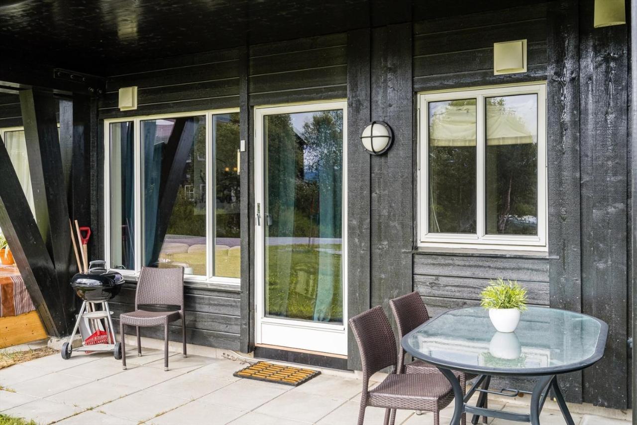 Leilighet på Beitostølen. Terrasse og parkering Eksteriør bilde