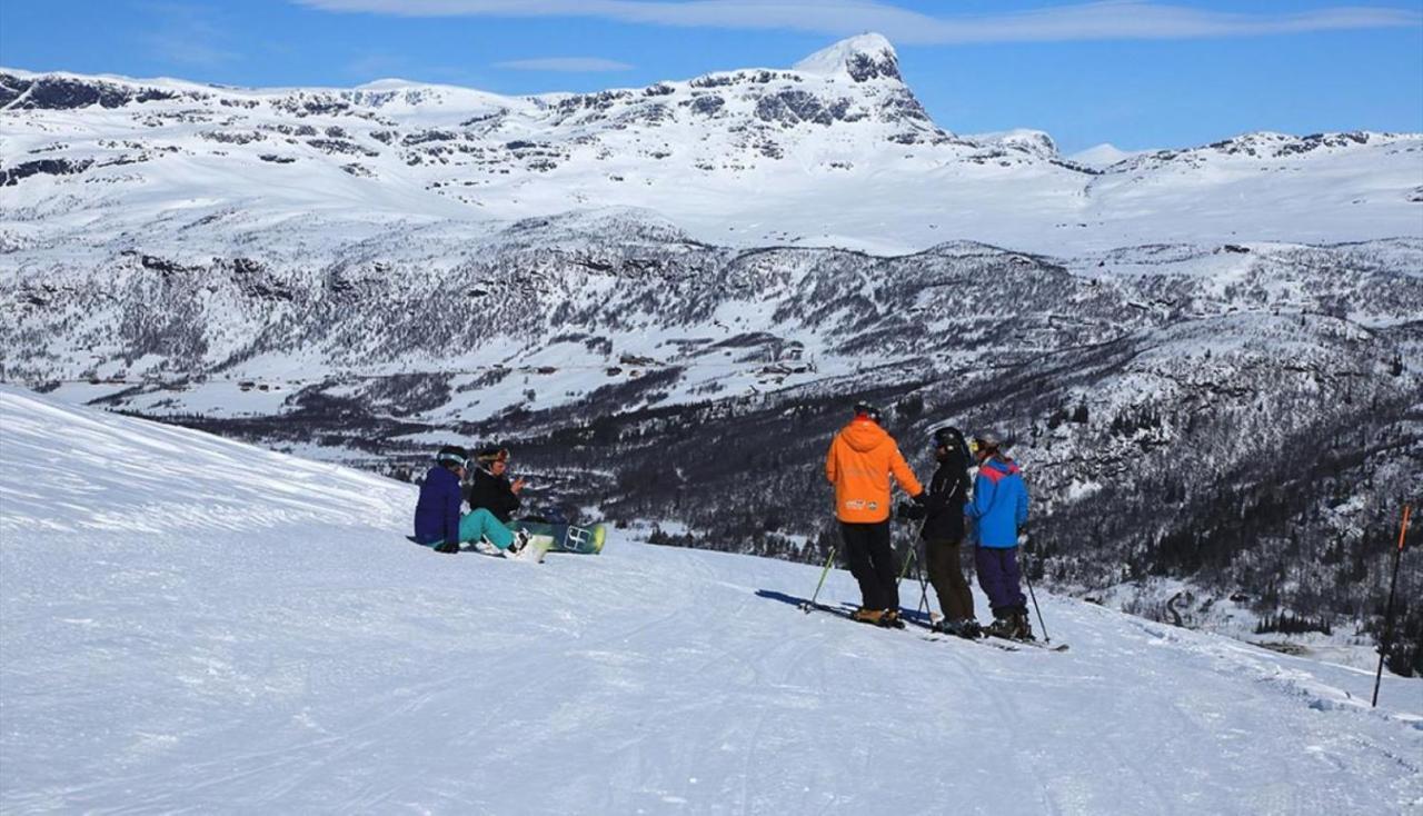 Leilighet på Beitostølen. Terrasse og parkering Eksteriør bilde